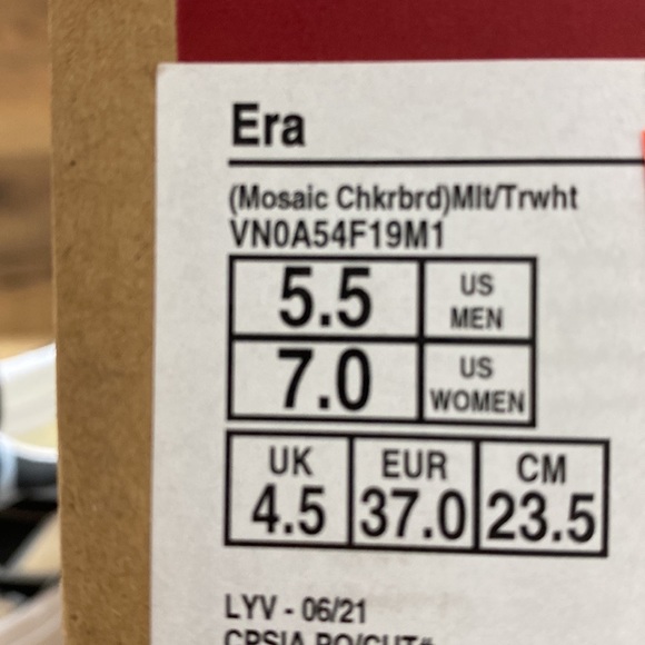 VANS ERA BRAND NEW - Picture 6 of 7